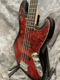 SQUIER BY FENDER STANDARD SERIES JB