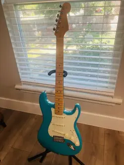 FENDER AMERICAN PROFESSIONAL 2 STRATOCASTER MAPLE FINGERBOARD GUITAR MIAMI BLUE