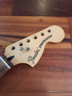 RADIUS STRATOCASTER PAU