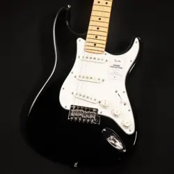 FENDER MADE IN JAPAN JUNIOR COLLECTION STRATOCASTER MAPLE FINGERBOARD BLACK S N: