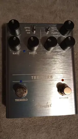 USED FENDER TRE-VERB DIGITAL REVERB/TREMOLO PEDAL WORKS GREAT