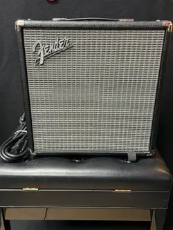 FENDER RUMBLE 25 GUITAR AMPLIFIER