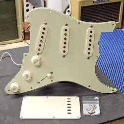 2008 FENDER VINTAGE 60S STRAT GUITAR LOADED PICKGUARD MINT GREEN '62 PRE VINTERA