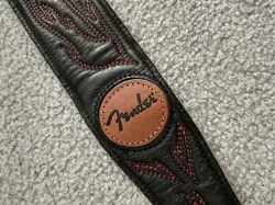FENDER'S BLACK LEATHER GUITAR STRAP