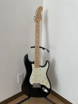 FENDER AMERICAN PROFESSIONAL ST / ELECTRIC GUITAR W/ ORIGINAL HC MADE IN USA