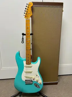 FENDER AMERICAN VINTAGE II '57 STRATOCASTER - SEAFOAM GREEN