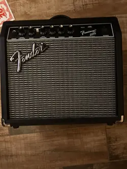 FENDER FRONTMAN 20G 20-WATT COMBO AMPLIFIER