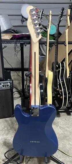 FENDER SQUIER AFFINITY SERIES ELECTRIC GUITAR - LAKE PLACID BLUE