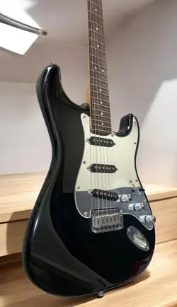 FENDER STRATOCASTER STANDARD ELECTRIC GUITAR USED