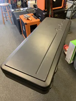 FENDER STRAT/TELE HARDSHELL CASE