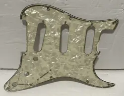 VINTAGE FENDER STRATOCASTER PICKGUARD PEARLOID
