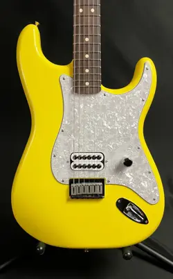 YELLOW W/ GIG