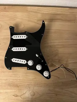 FENDER ERIC JOHNSON STRAT LOADED PICKGUARD