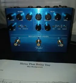 FENDER REFLECTING POOL EXCELLENT CONDITION 