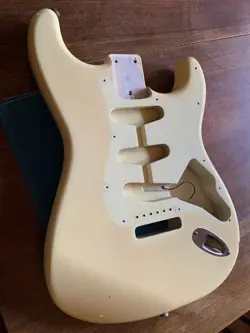 1983 STRATOCASTER 3-BOLT