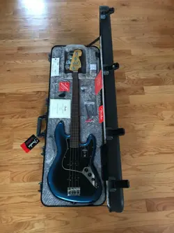 FENDER AMERICAN PROFESSIONAL II FRETLESS JAZZ BASS - DARK NIGHT