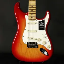 FENDER PLAYER II STRATOCASTER MAPLE FINGERBOARD CHAMBERED ASH AGED CHERRY BURST