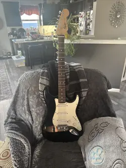 FENDER JUNIOR COLLECTION STRATOCASTER MAPLE GUITAR - BLACK