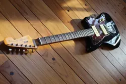 SPECIAL BLACK GUITAR