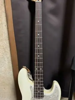 FENDER MADE IN JAPAN MODERN JAZZ BASS