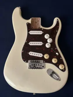 FENDER SQUIER AFFINITY STRATOCASTER GUITAR BODY LOADED SP