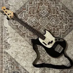 FENDER JMJ ROAD WORN MUSTANG BASS SAFE PACKING!