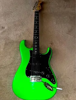 GREEN FENDER PLAYER