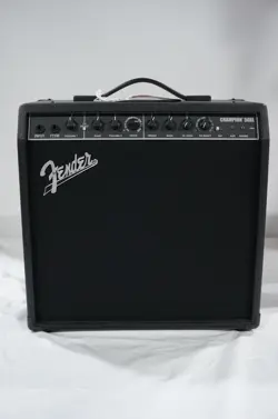 GUITAR AMPLIFIER *FOR