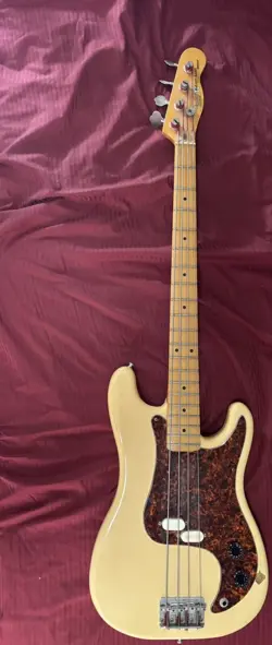 FENDER BULLET IVORY