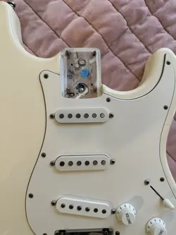 FENDER USA STRAT BODY WITH PICKUPS 
