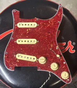 FENDER ULTRA
