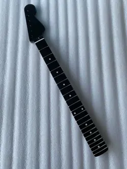 BLACK MAPLE 22 FRETS ST ELECTRIC GUITAR NECK FENDER STRAT  REPLACEMENT GLOSS