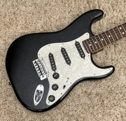 FENDER 70TH ANNIVERSARY STRATOCASTER NEBULA NOIR
