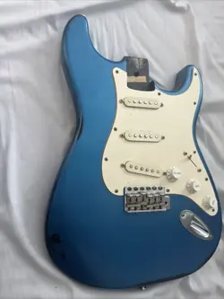 FENDER STRATOCASTER ELECTRIC GUITAR BODY WITH ELECTRONICS