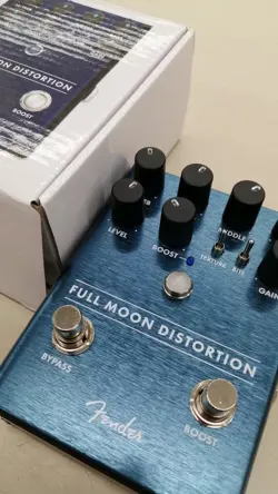 FENDER FULL MOON DISTOTION EFFECTOR NO.NM688