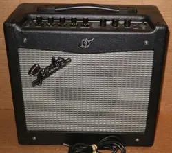 FENDER MUSTANG I (V.2) GUITAR COMBO AMPLIFIER  AMP
