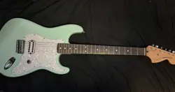(READ DESC) ORIGINAL 2002 FENDER TOM DELONGE SIGNATURE MODEL SURF GREEN MIM