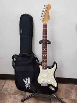 FENDER 50TH ANNIVERSARY STRATOCASTER PLUS BLACK 1996, 6 STRING ELECTRIC GUITAR!