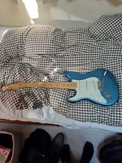 FENDER MEXICO PLAYER STRATOCASTER LEFTY SAFE PACKING!