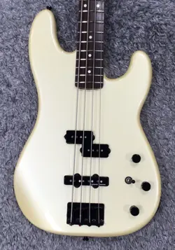 FENDER DUFF MCKAGAN PRECISION BASS PEARL WHITE USED ELECTRIC 2017