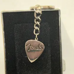 FENDER GUITAR PICK KEYCHAIN SILVER NEW