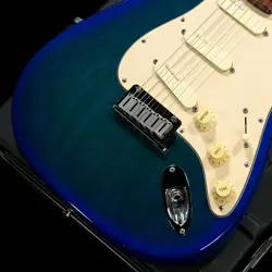 STRAT PLUS BLUE