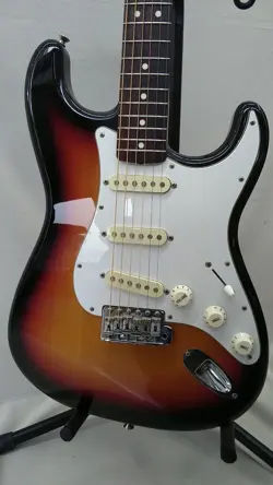STRATCASTER USED 2014