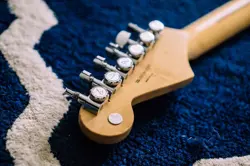 60TH ANNIVERSARY NECK