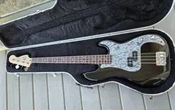 2000 FENDER PRECISION P-BASS BLACK MIM W/ FENDER HARDCASE