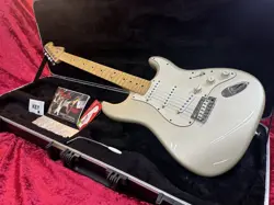 FENDER AMERICAN STANDARD STRATOCASTER 94174