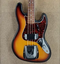 1992 FENDER AMERICAN VINTAGE '62 JAZZ BASS - SUPER CLEAN - TWEED CASE