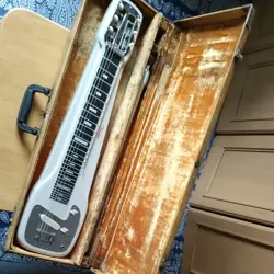 FENDER 6-STRING ELECTRIC HAWAIIAN STEEL GUITAR WITH HARD CASE TESTED