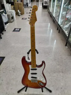 CUSTOM EDITION STRAT