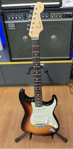 FENDER JAPAN TRADNL II 60S STRAT RW 3TS ELECTRIC GUITAR